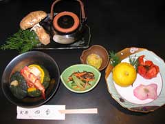 季節の懐石料理　¥3,000～（税別）